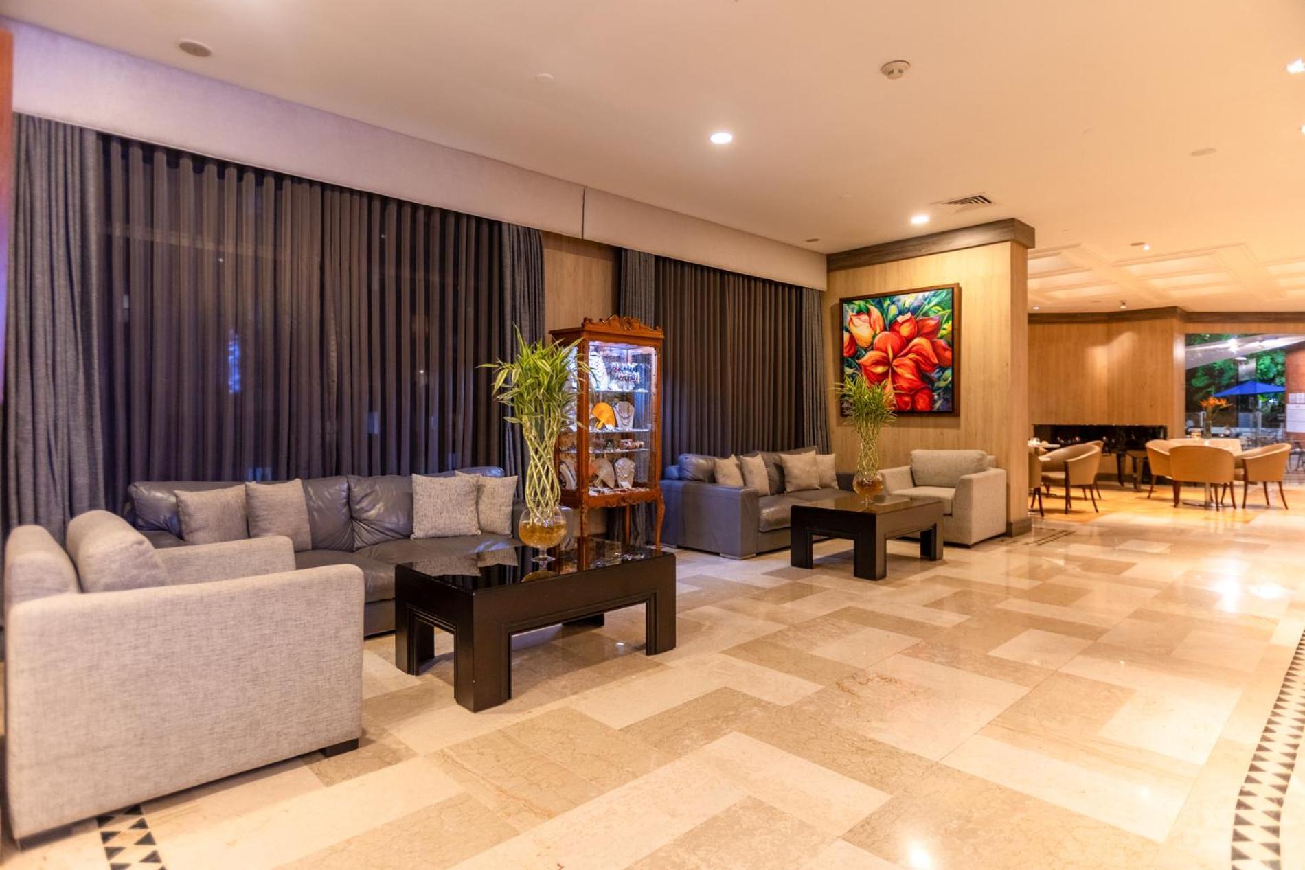 麦德林-贝尔福-达恩卡尔顿酒店 外观 照片 Lobby